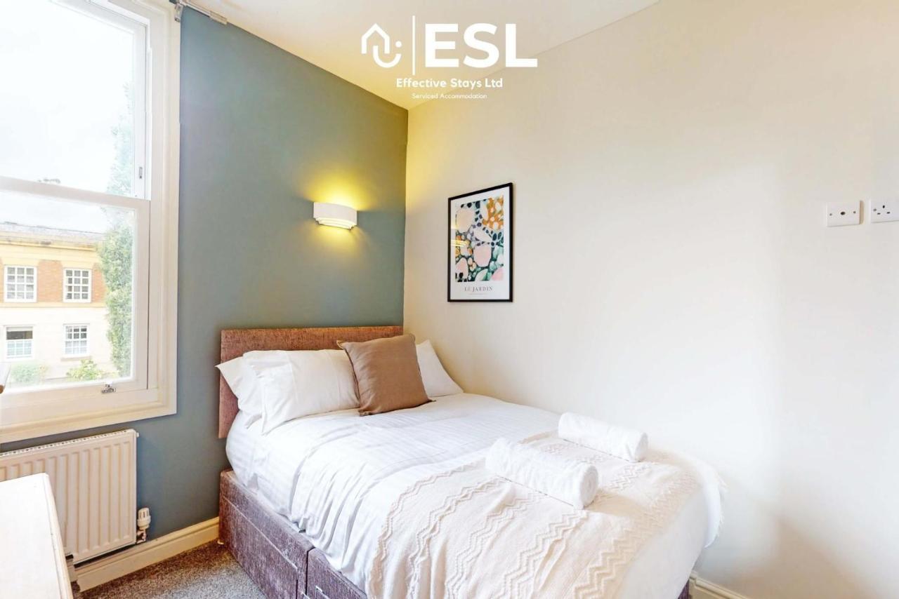 5 Bedroom House - Ideal For Groups & Contractors Шрусбъри Екстериор снимка